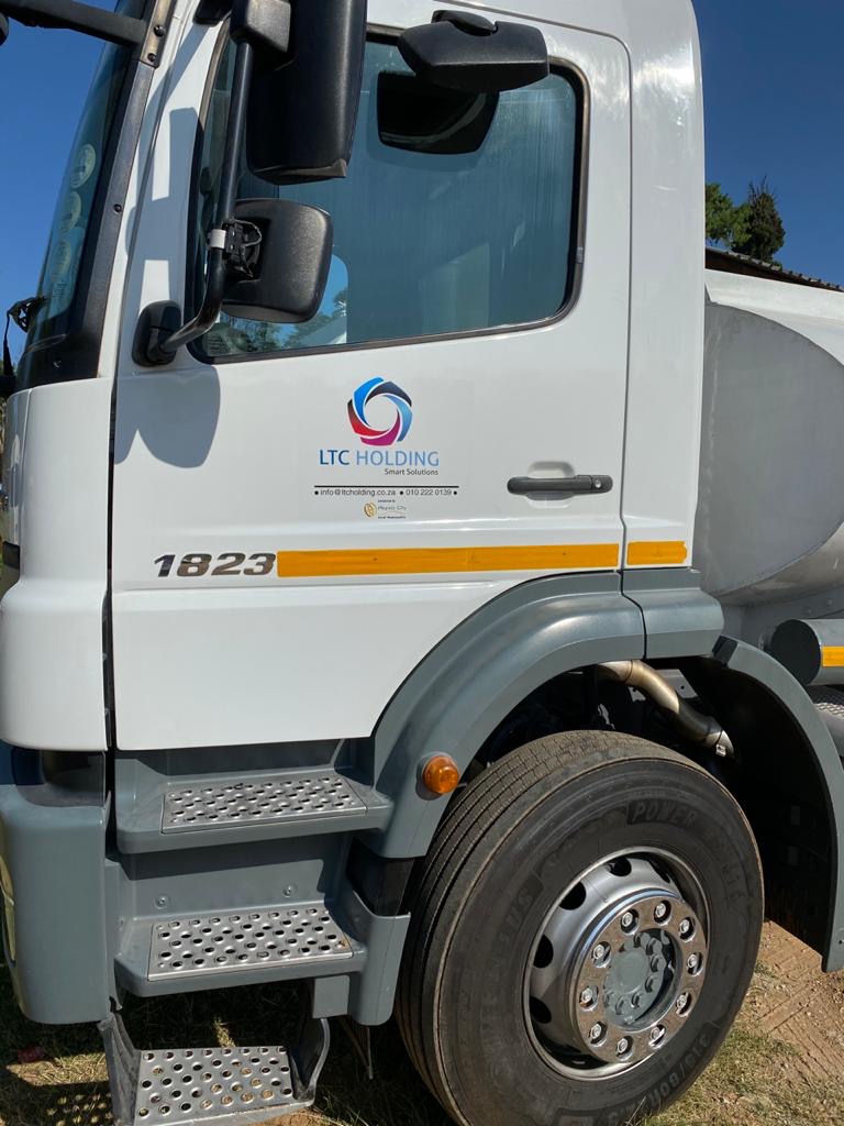 44bca6f8-b487-4e9b-aa55-a77589160395